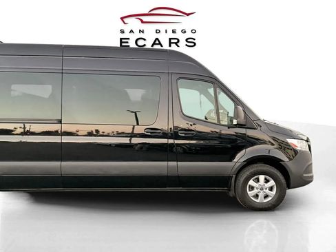 Used 2019 Mercedes-Benz Sprinter 2500 image 10
