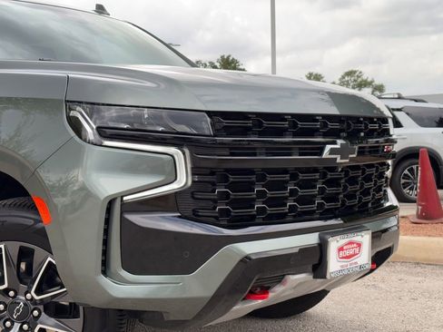 Used 2023 Chevrolet Suburban Z71 w/ Luxury Package image 3