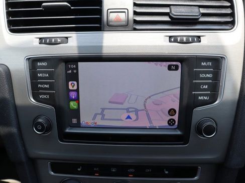 Used 2017 Volkswagen Golf S image 12