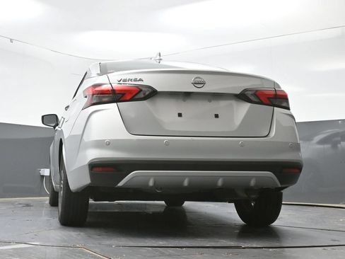 Used 2025 Nissan Versa SV FWD image 30