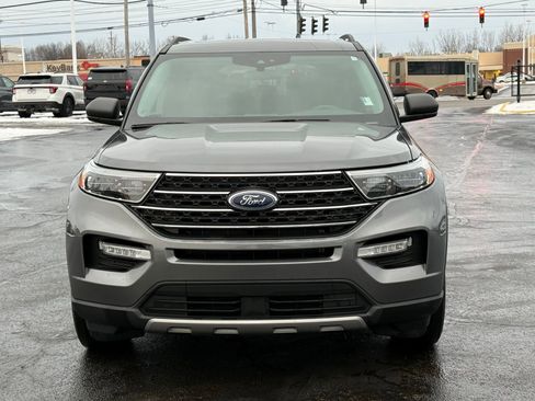 Used 2022 Ford Explorer XLT w/ Equipment Group 202A image 8