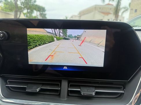 Used 2025 Chevrolet Trax LT image 21