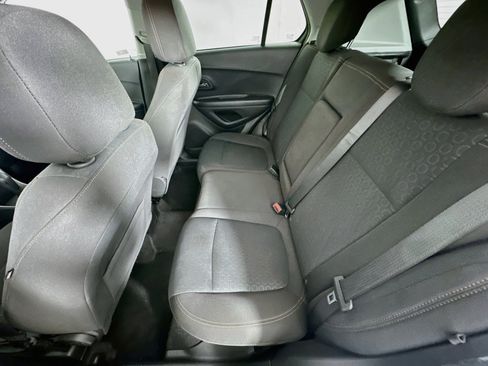 Used 2022 Chevrolet Trax LS w/ Tint and Cruise Package FWD image 26
