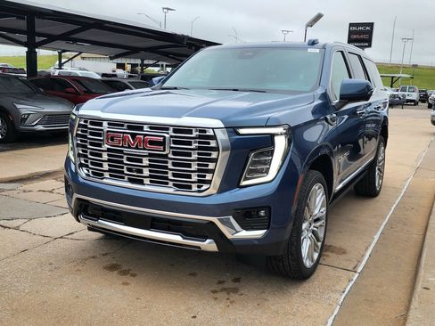 New 2026 GMC Yukon Denali w/ Denali Reserve Package AWD/4WD image 7