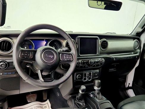 Used 2023 Jeep Wrangler Unlimited w/ Sun & Screen Package AWD/4WD image 12
