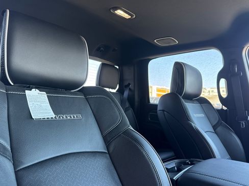 New 2026 RAM 2500 Laramie AWD/4WD image 15