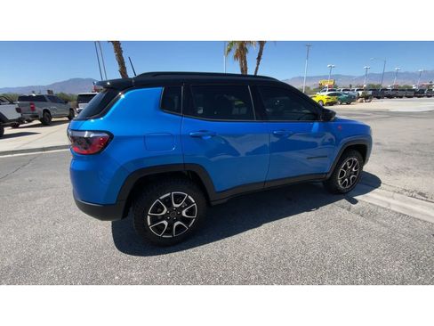 Used 2026 Jeep Compass Trailhawk AWD/4WD image 8