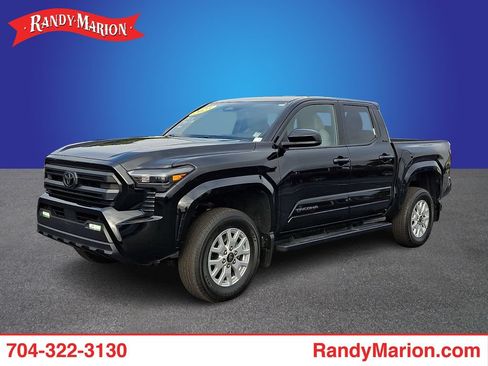 Used 2025 Toyota Tacoma SR5 AWD/4WD image 1