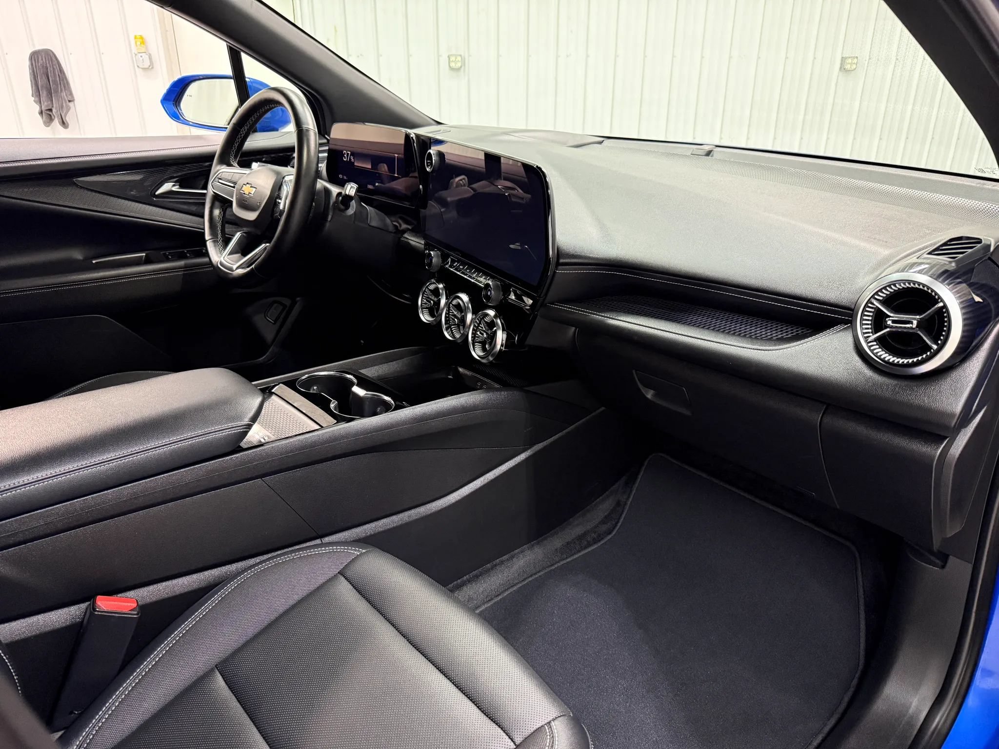 Used 2024 Chevrolet Blazer EV LT AWD/4WD image 14