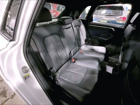 Certified 2025 Audi Q3 2.0T Premium w/ Convenience Package image 27