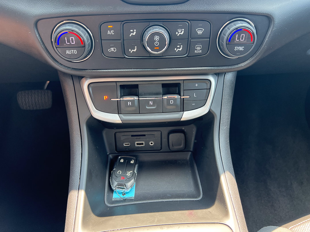 Used 2022 GMC Terrain SLT w/ Tech Package AWD/4WD image 23