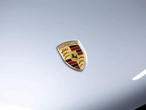 Certified 2026 Porsche Macan AWD/4WD image 17