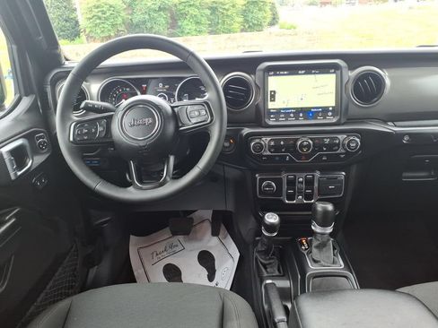 Used 2023 Jeep Wrangler Unlimited w/ Dual Top Group AWD/4WD image 20
