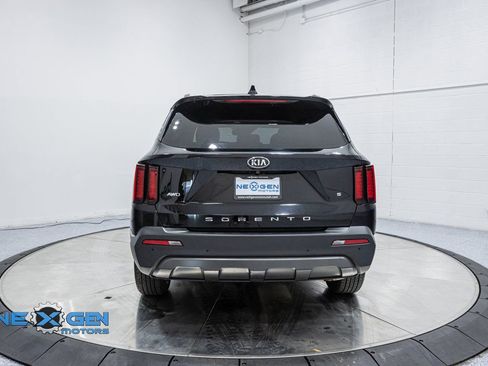 Used 2021 Kia Sorento S image 6
