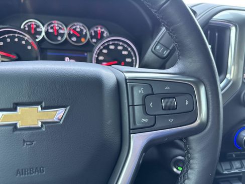 Used 2022 Chevrolet Silverado 1500 LT AWD/4WD image 24