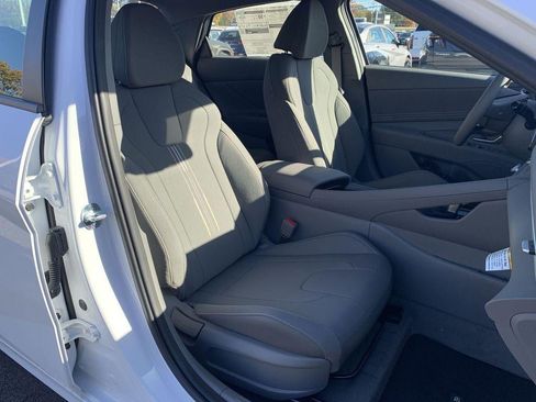 New 2025 Hyundai Elantra SEL image 50
