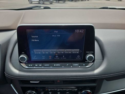 Used 2023 Nissan Rogue S FWD image 22