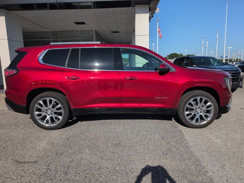Used 2025 GMC Acadia Denali w/ Super Cruise Package FWD image 11