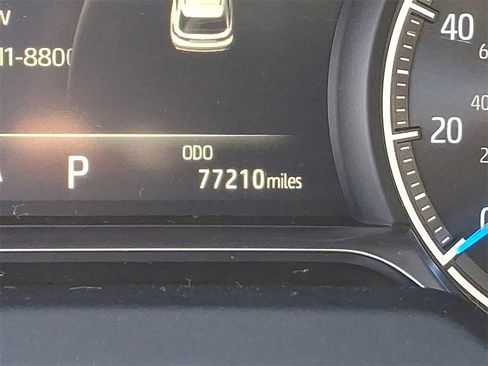 Used 2021 Toyota Venza Limited w/ Carpet Mat Package (TMS) image 22