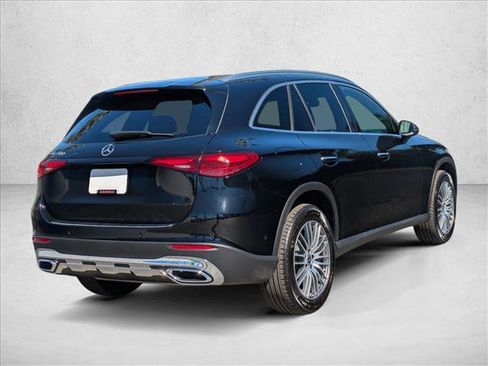 Certified 2025 Mercedes-Benz GLC 300 image 8