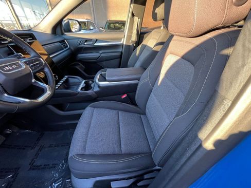 Used 2025 GMC Terrain Elevation image 29