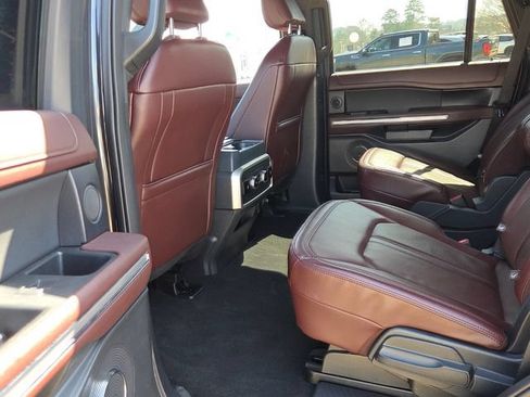 Used 2024 Ford Expedition Limited AWD/4WD image 8