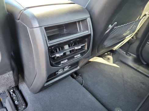 Certified 2025 Jeep Grand Cherokee Laredo w/ Trailer Tow Package AWD/4WD image 11