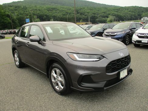 Certified 2024 Honda HR-V LX image 3