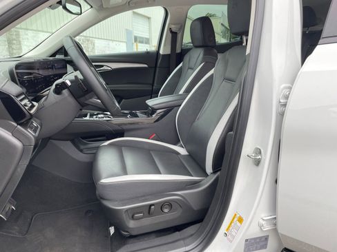 Used 2024 Buick Envision Sport Touring image 27