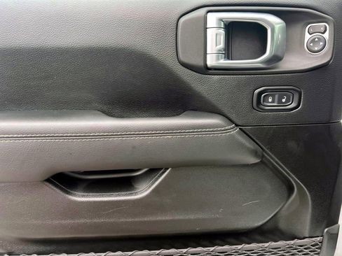 Used 2022 Jeep Wrangler Unlimited Sahara w/ Cold Weather Group image 15