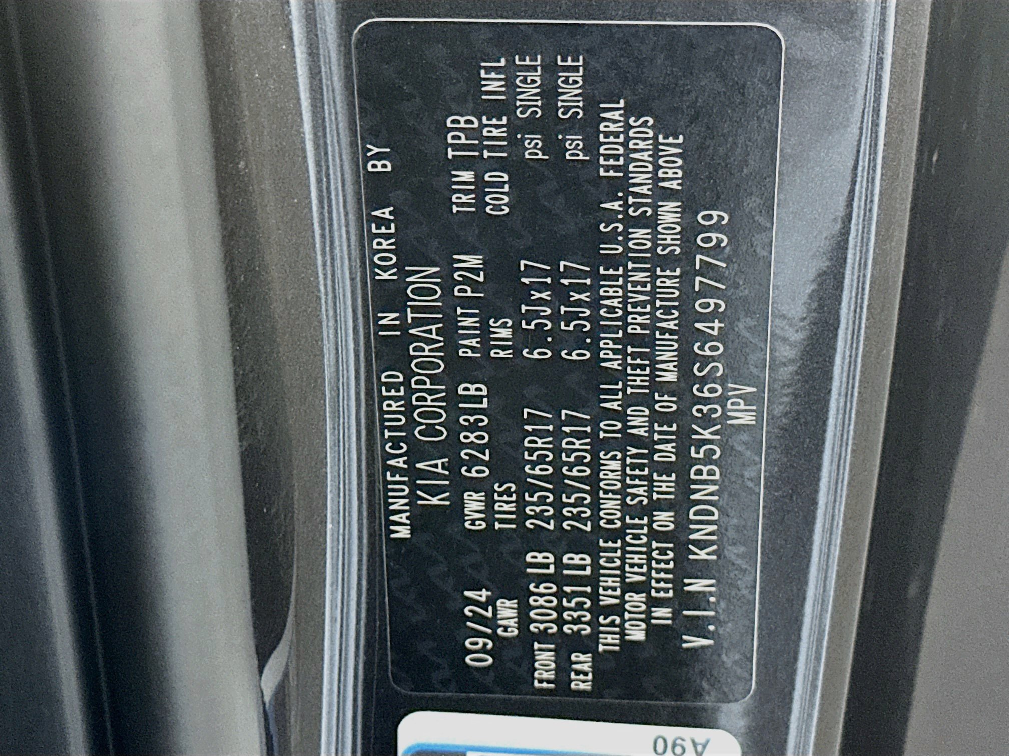 Used 2025 Kia Carnival FWD image 12