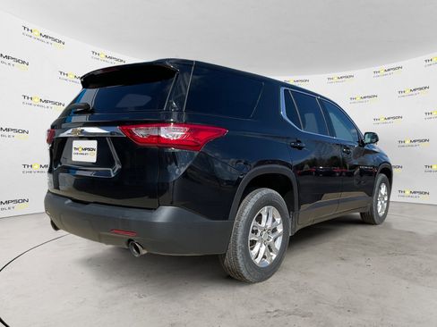 Used 2021 Chevrolet Traverse LS image 5