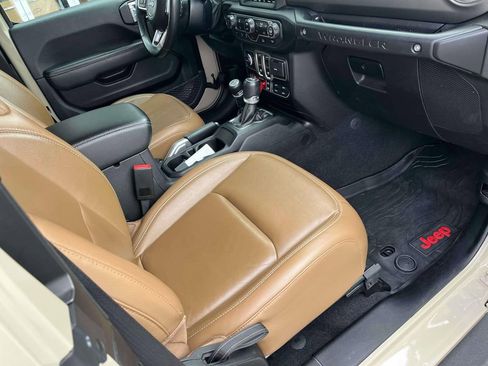 Used 2022 Jeep Wrangler Rubicon w/ LED Lighting Group image 17