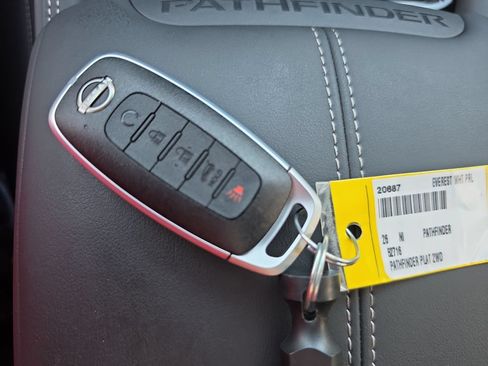 New 2026 Nissan Pathfinder Platinum FWD image 31