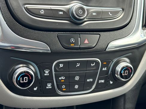Used 2023 Chevrolet Equinox LT FWD image 21