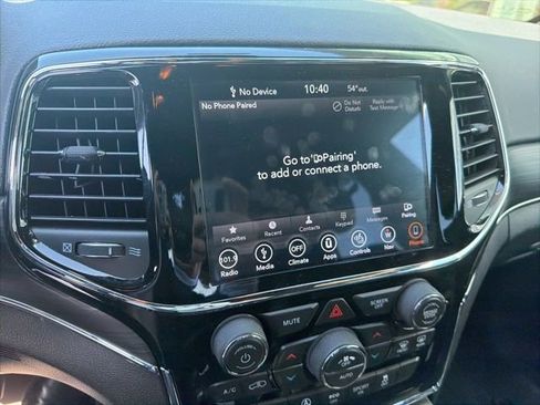 Used 2019 Jeep Grand Cherokee Limited AWD/4WD image 24