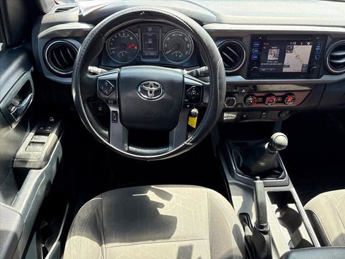 Used 2016 Toyota Tacoma TRD Sport w/ Towing Package image 4