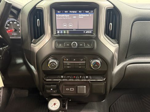 Used 2022 Chevrolet Silverado 2500 Custom w/ Custom Value Package image 21