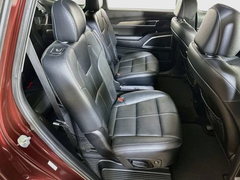 Used 2022 Kia Telluride EX w/ EX Premium Package FWD image 13