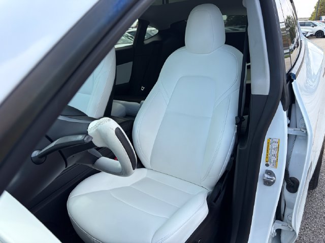 Used 2022 Tesla Model Y Performance AWD/4WD image 19