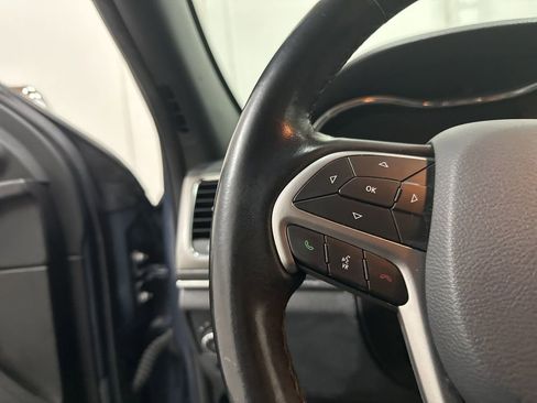 Used 2020 Jeep Grand Cherokee Limited w/ Luxury Group II image 41