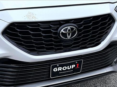 Used 2022 Toyota Highlander XSE image 29