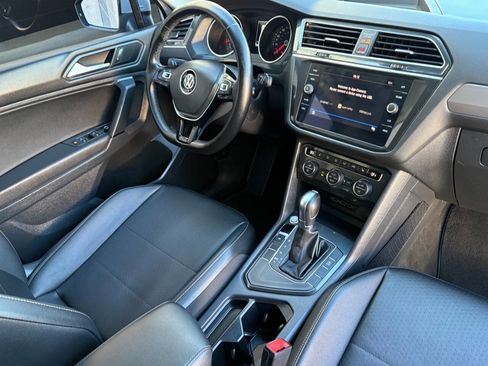Used 2019 Volkswagen Tiguan SE image 37