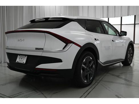 New 2025 Kia EV6 Light w/ Light LR Technology Package image 7