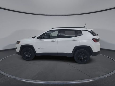 Certified 2025 Jeep Compass Latitude w/ Convenience Group AWD/4WD image 10
