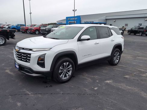Used 2025 Chevrolet Equinox LT w/ Safety and Technology Package image 4