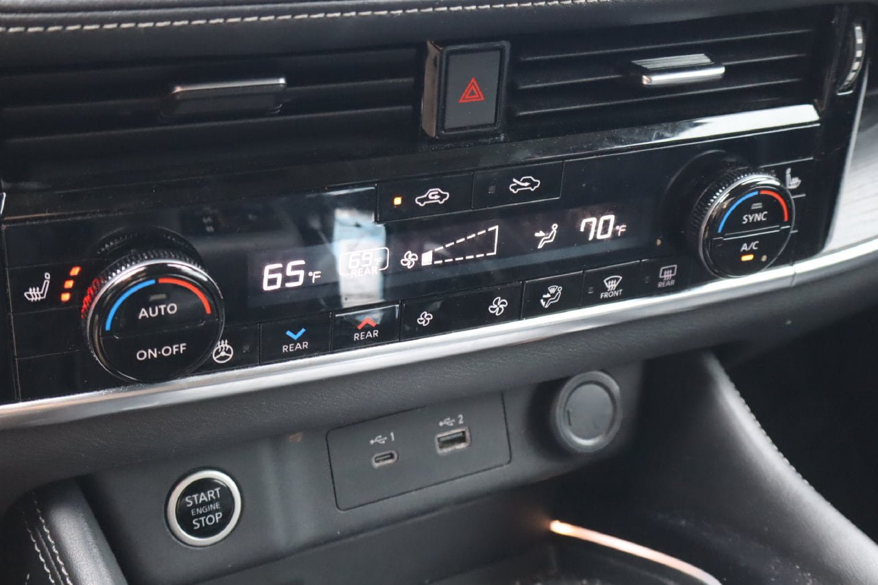 Used 2021 Nissan Rogue Platinum FWD image 24
