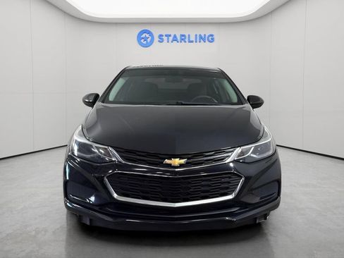 Used 2017 Chevrolet Cruze LT w/ Convenience Package FWD image 13