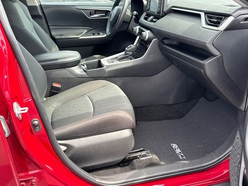 Used 2022 Toyota RAV4 XLE image 13