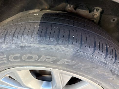 Used 2020 Ford Explorer XLT w/ Equipment Group 202A RWD image 5